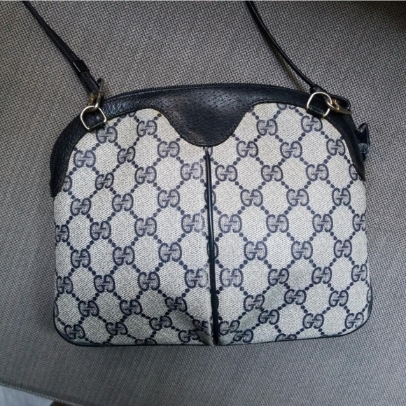 Authentic Vintage Gucci GG Monogram Ophidia Clutch - Picture 4 of 9